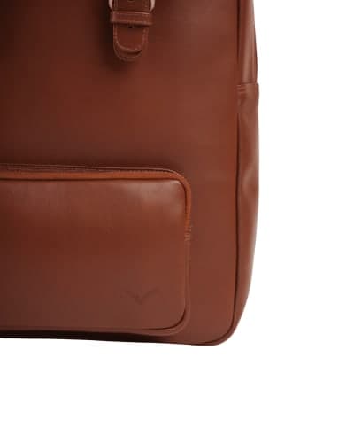 How to Choose a Leather Bag That Ages Better Than You Do